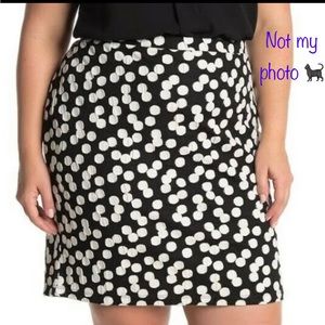 Whimsical stretch pencil skirt. Size 2X.